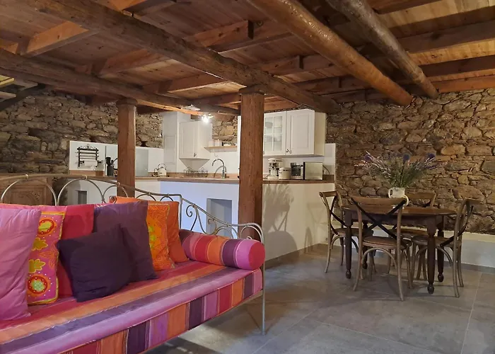 A Casuccia - Maison Traditionnelle Corse Avec Piscine Privee *